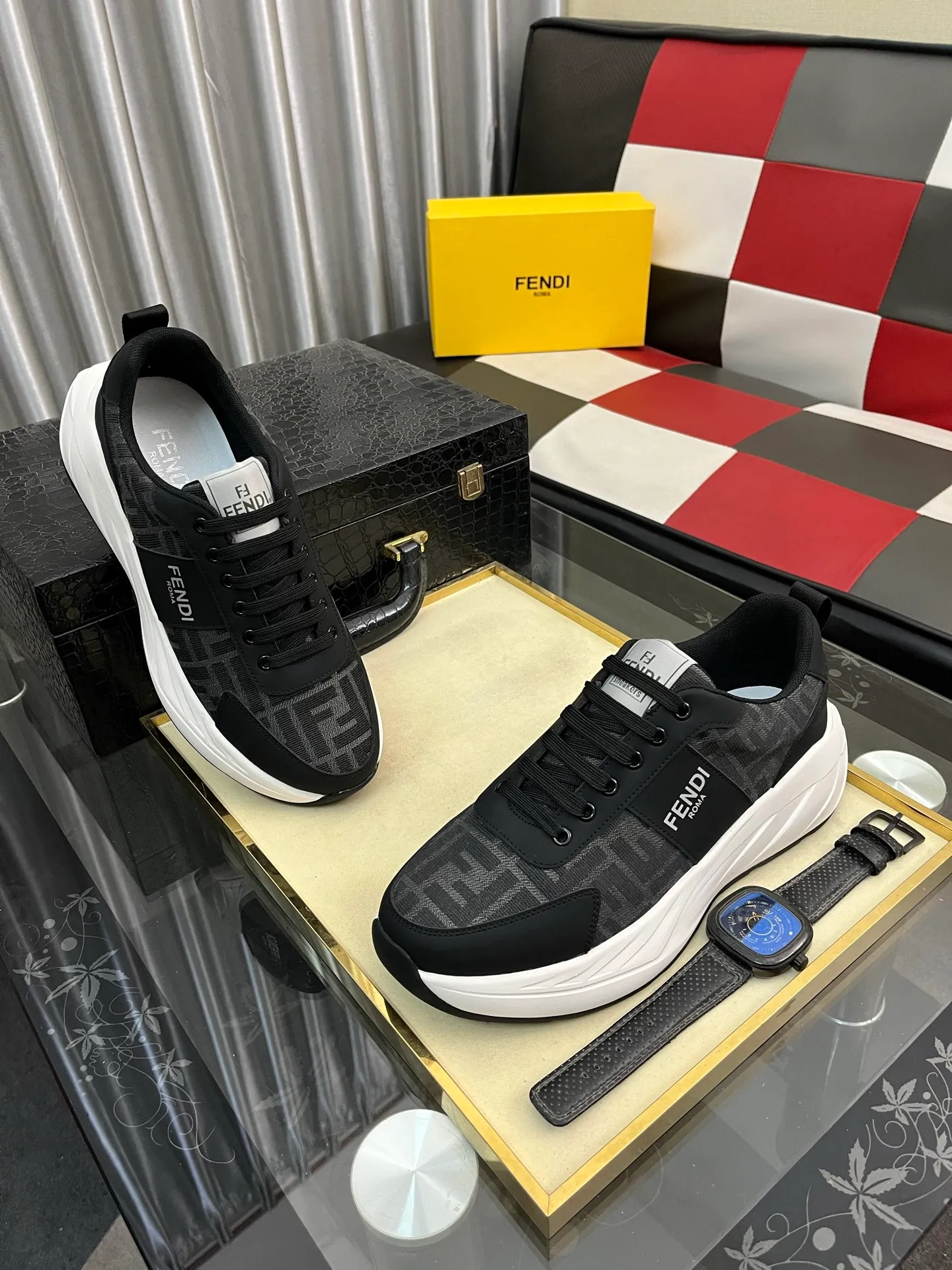 Ex-factory price: 438⌚️⌚️[Fendi] Fendi’s latest casual shoes for men! Available at counters simultaneously! A one-to-one replica of the original. Made entirely of imported top-grain calfskin, the interior is made of top-grain water-dyed cowhide, and the original factory-supplied rubber outsole. Leading new fashion concepts. Matching code: 38-442️⃣Colors available